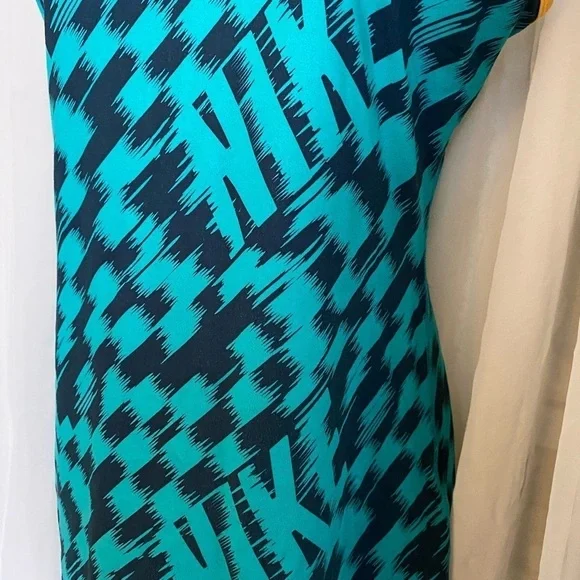 Nike Tank Top - Picture 3 of 7